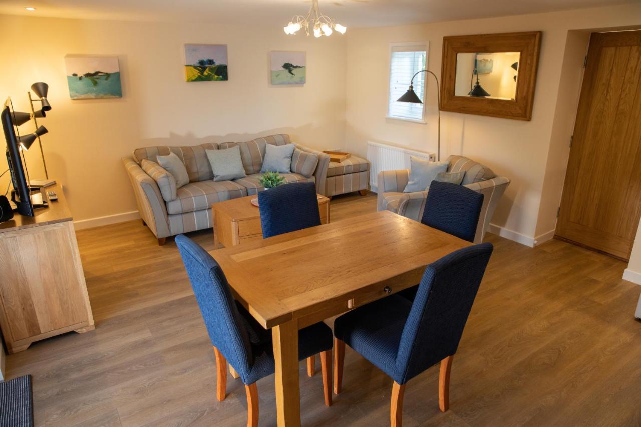 Вилла Rollestone Coach House Shrewton Экстерьер фото