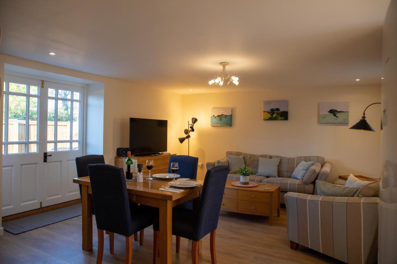 Вилла Rollestone Coach House Shrewton Экстерьер фото