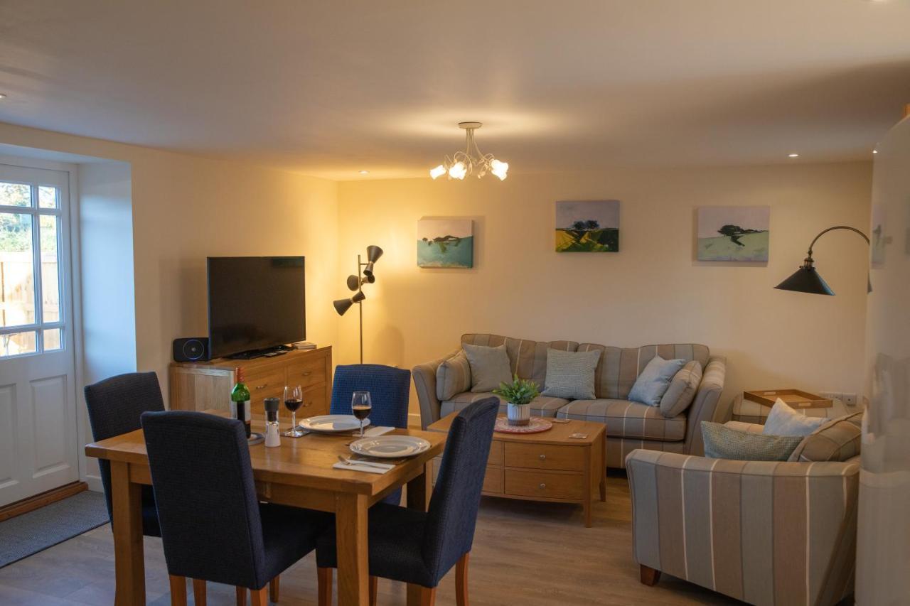 Вилла Rollestone Coach House Shrewton Экстерьер фото